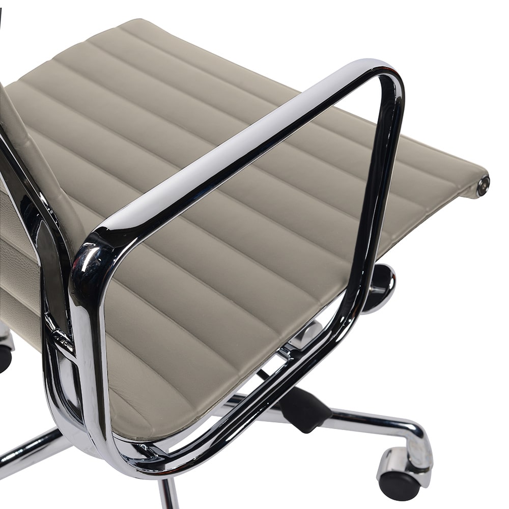 Эргономичное кресло Eames Ribbed Office Chair EA 117, серая кожа