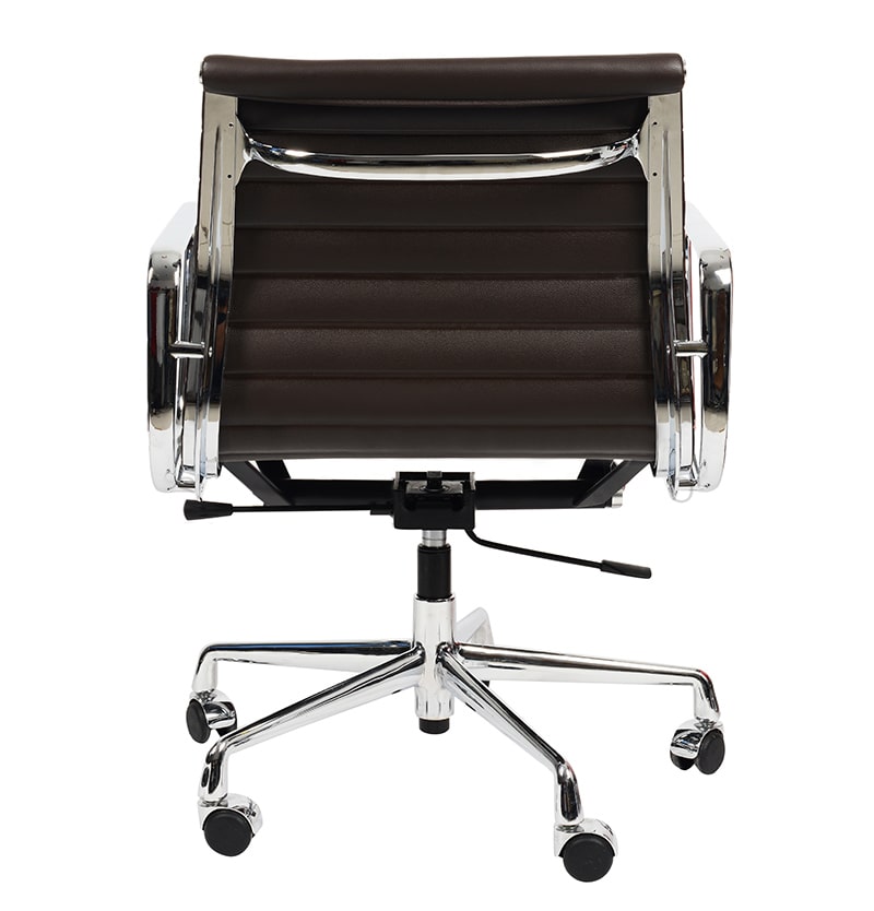 Эргономичное кресло Eames Ribbed Office Chair EA 117, кофейная кожа
