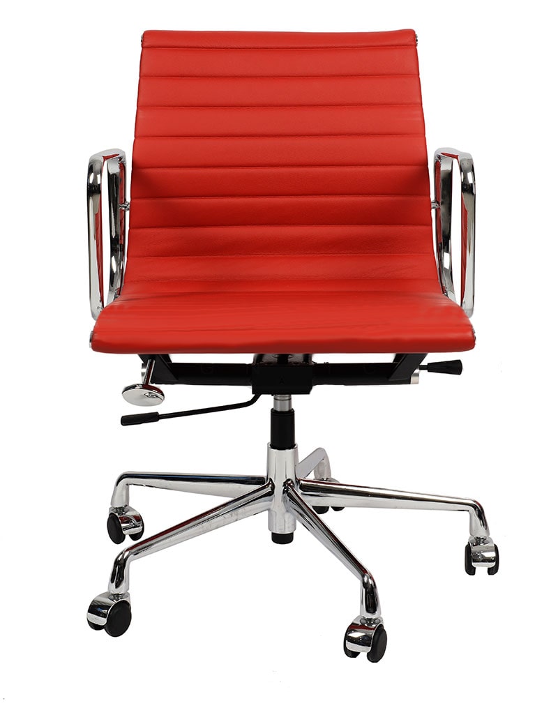 Эргономичное кресло Eames Ribbed Office Chair EA 117, красная кожа