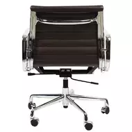 Эргономичное кресло Eames Ribbed Office Chair EA 117, кофейная кожа