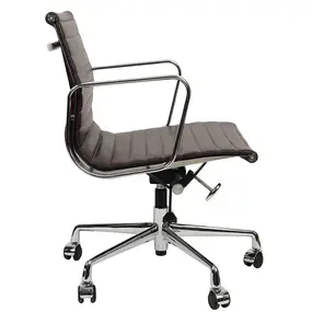 Эргономичное кресло Eames Ribbed Office Chair EA 117, кофейная кожа