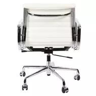 Эргономичное кресло Eames Ribbed Office Chair EA 117, белая кожа